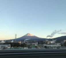 新幹線の中からの富士山。