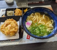 初「資さんうどん」